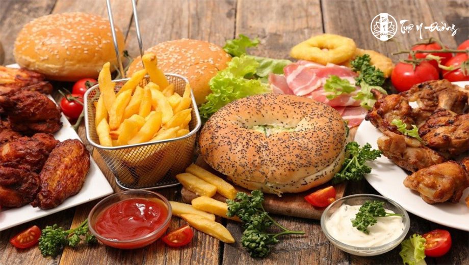 Các loại thức ăn nhanh đều chứa nhiều đường, muối, chất béo không lành mạnh.