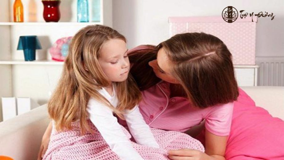 Đối với trẻ em, dậy thì sớm có thể gây ra các vấn đề về thể chất và cảm xúc. 