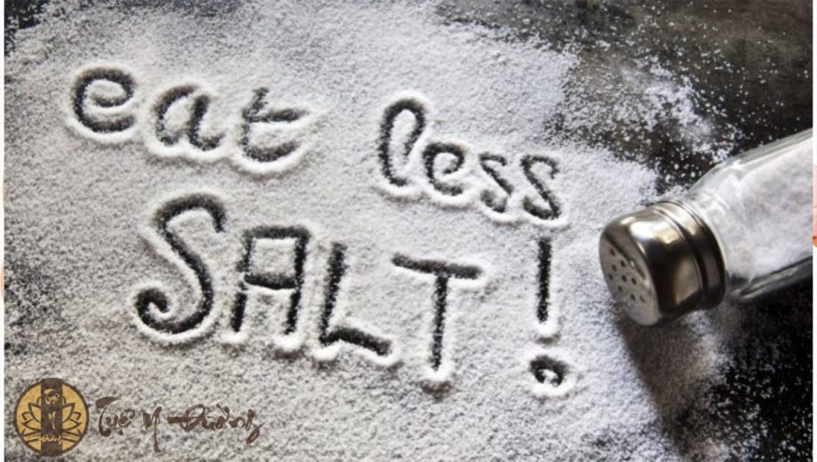 Thực phẩm nhiều muối gây hại cho sức khỏe cơ xương khớp - Đông y Tuệ Y Đường