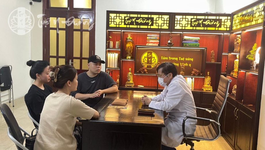 Bác Sĩ Nguyễn Nhật Minh khám vô sinh tại Phòng khám Tuệ Y Đường