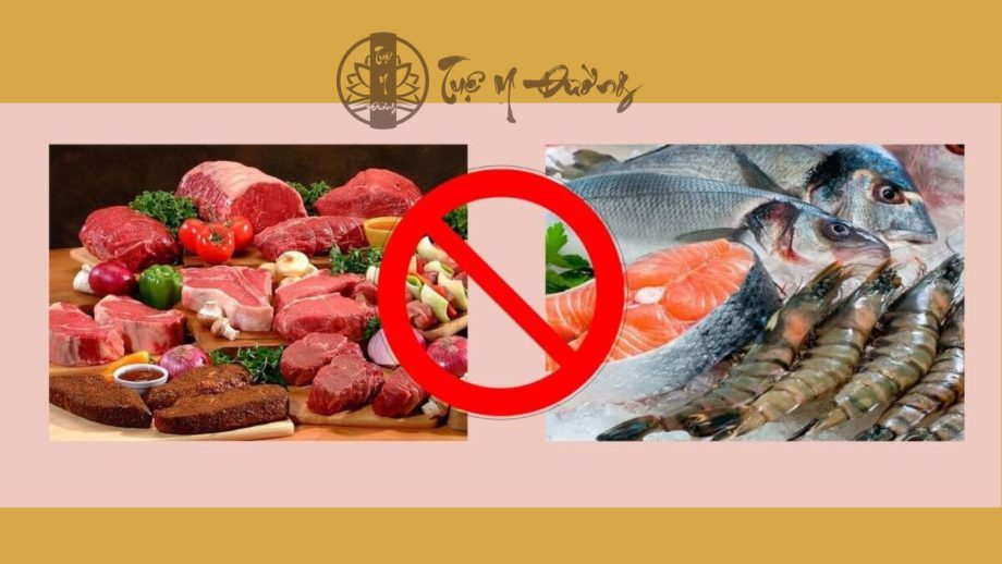 Chàm môi nên kiêng hải sản và thịt bò