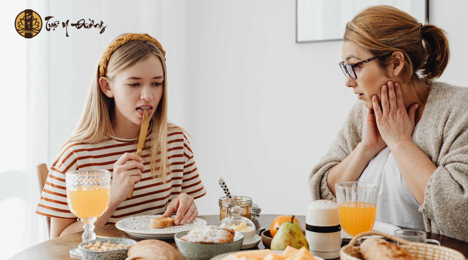 Ăn chậm, nhai kỹ, chia nhỏ bữa (5–6 bữa/ngày) để phòng tình trạng trào ngược dạ dày thực quản