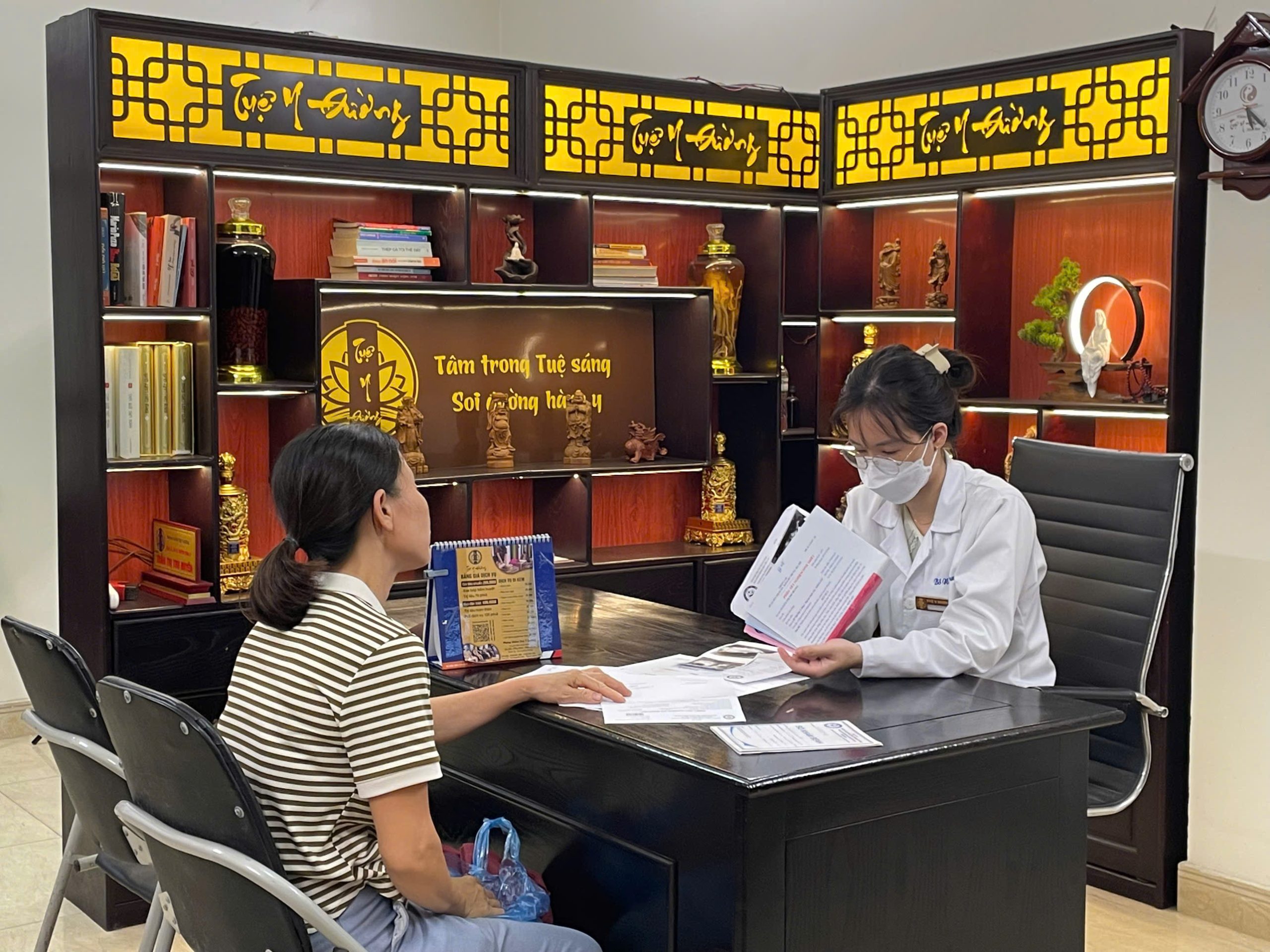 Bác sĩ Nguyễn Dương là một trong những bác sĩ Sản phụ khoa trẻ tuổi được nhiều bệnh nhân tin tưởng tại phòng khám Tuệ Y Đường