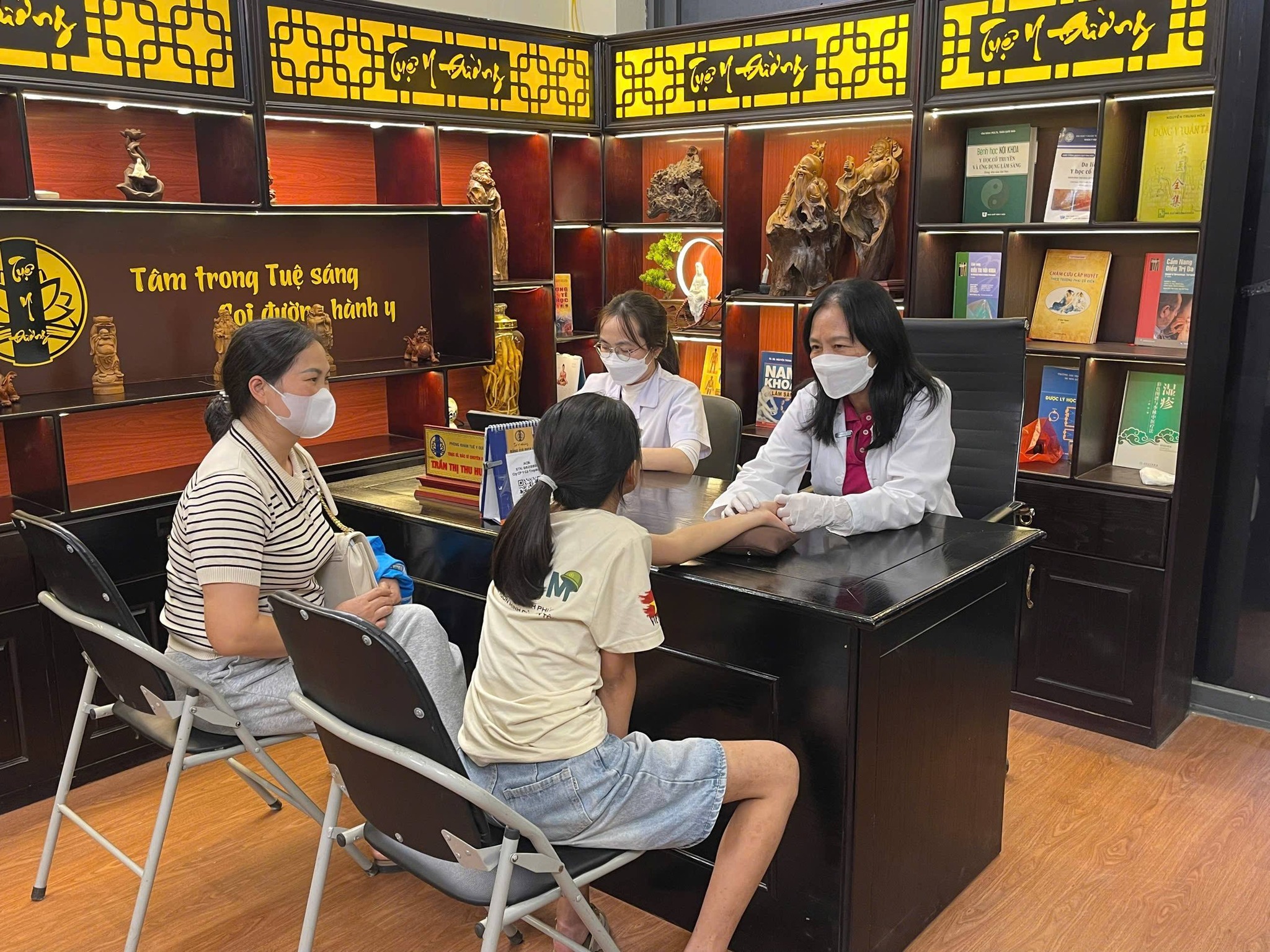 Phòng khám Tuệ Y Đường - Chuyên điều trị các vấn đề về Da Liễu - Phụ Khoa - NỘi Khoa