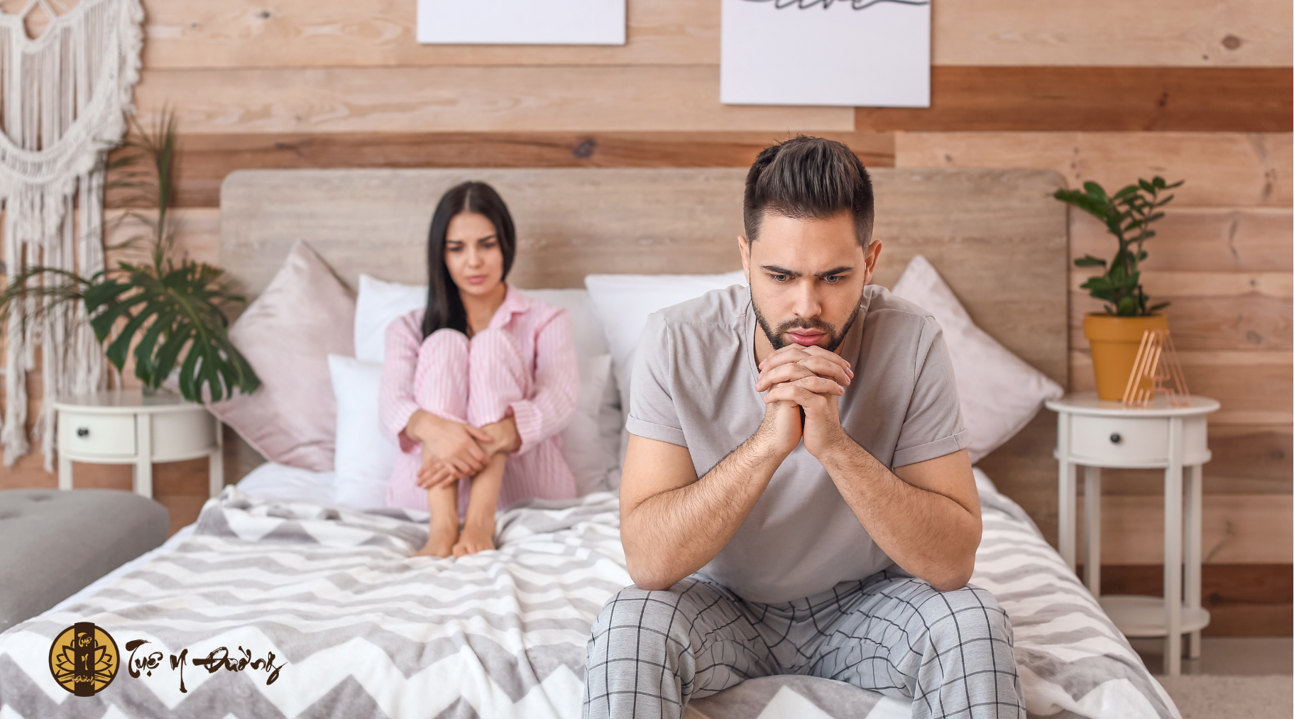 Liên nhục quy kinh Thận, có tác dụng ích thận, cố tinh, giúp giữ gìn tinh khí và hạn chế tình trạng hao tổn tinh lực do suy nhược.
