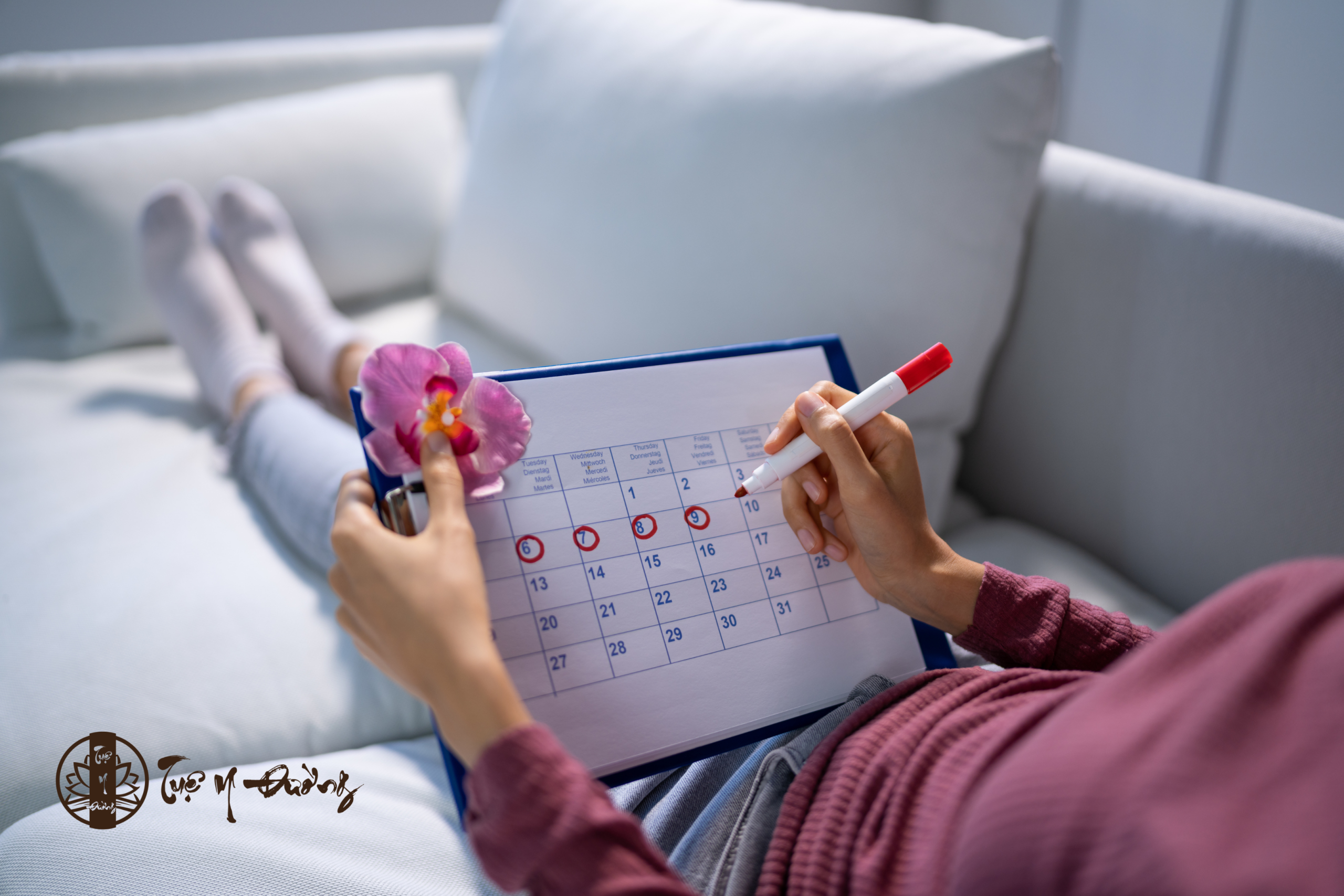 Rối loạn kinh nguyệt là một trong những biểu hiện của rối loạn nội tiết tố nữ
