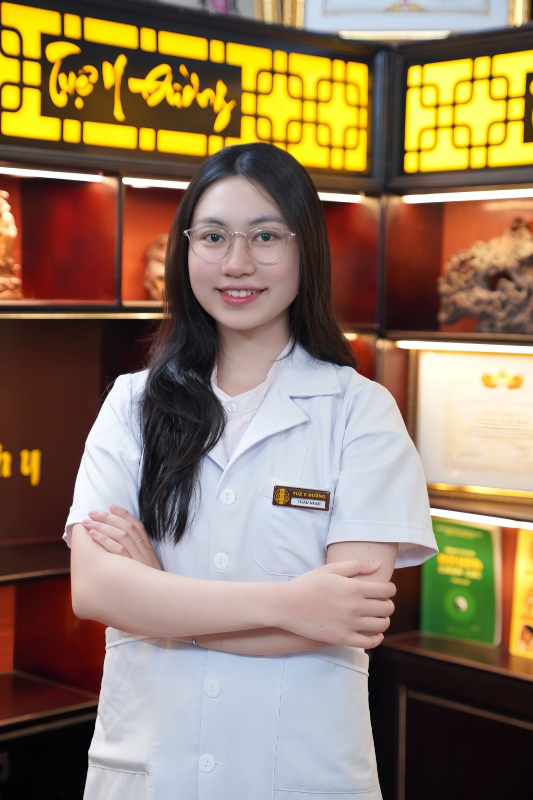 Bác sĩ Trần Ngọc 